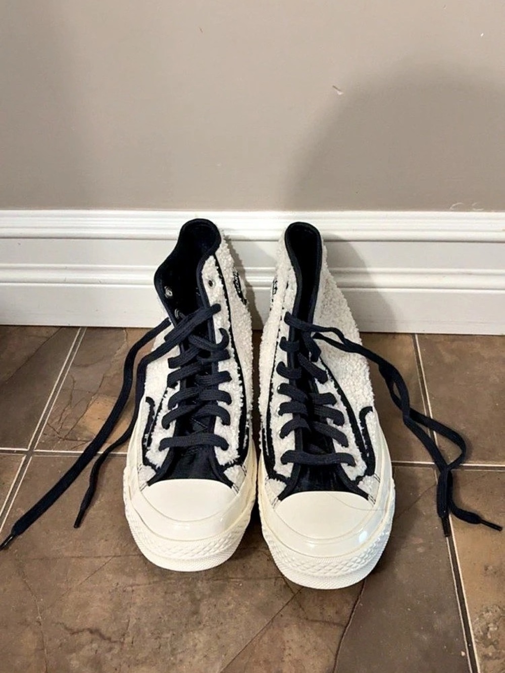 Converse Chuck Taylor All Star High Top Sneakers White & Black US 8.5